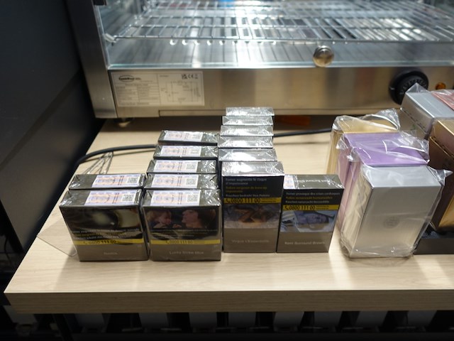 Totale inboedel dagbladhandel - afbeelding 4 van  69