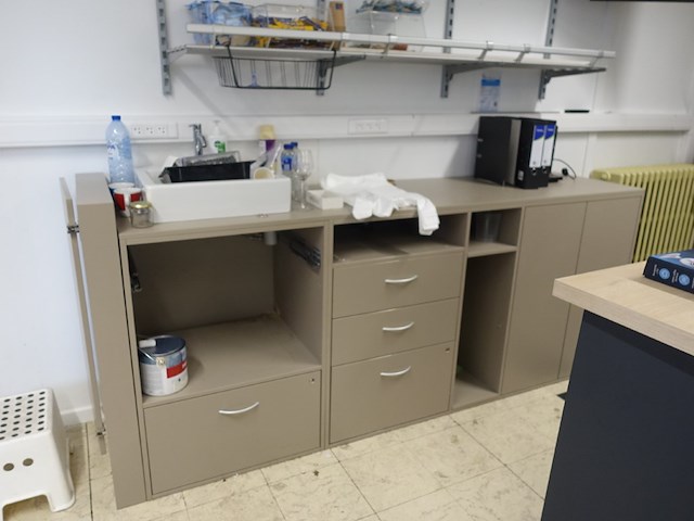 Totale inboedel dagbladhandel - afbeelding 15 van  69