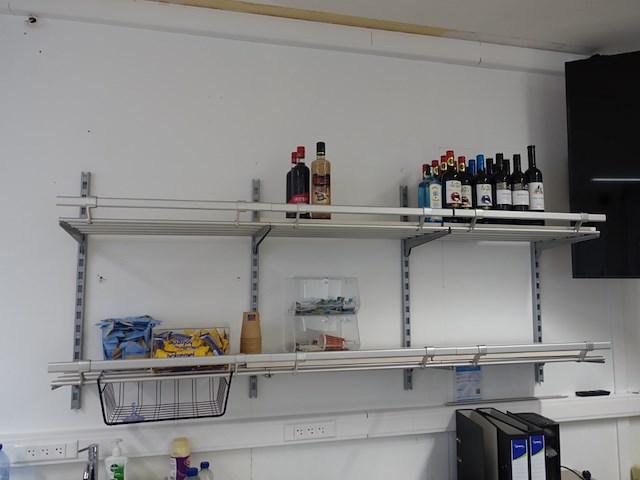 Totale inboedel dagbladhandel - afbeelding 16 van  69