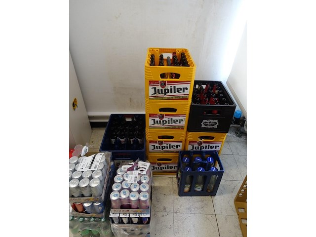 Totale inboedel dagbladhandel - afbeelding 30 van  69