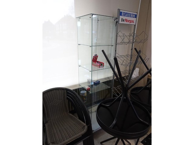 Totale inboedel dagbladhandel - afbeelding 37 van  69