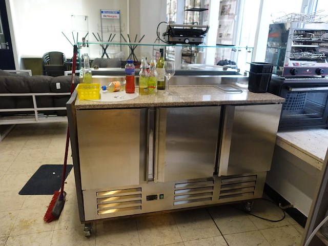 Totale inboedel dagbladhandel - afbeelding 41 van  69