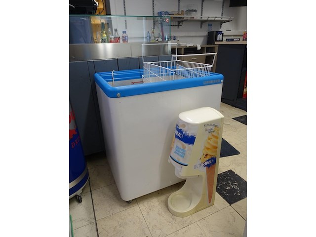 Totale inboedel dagbladhandel - afbeelding 46 van  69