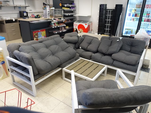 Totale inboedel dagbladhandel - afbeelding 47 van  69