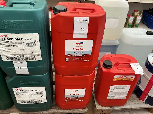 Total,inhoud 20 liter sg 680 synthetische versnellingsbak olie (2x) - afbeelding 1 van  2