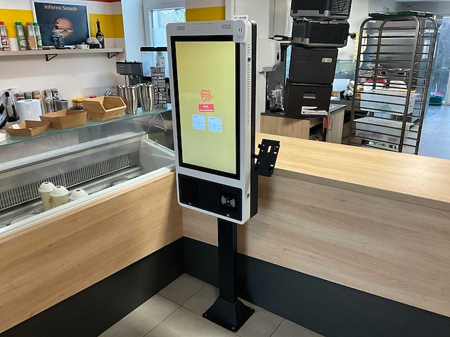 Touchkiosk bestel monitor - afbeelding 1 van  6
