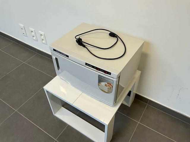 Towel warmer - afbeelding 1 van  5