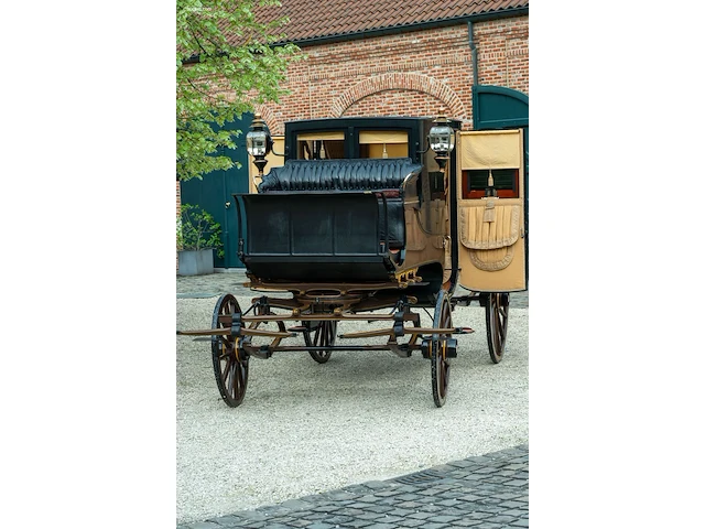 Town coach - afbeelding 30 van  50