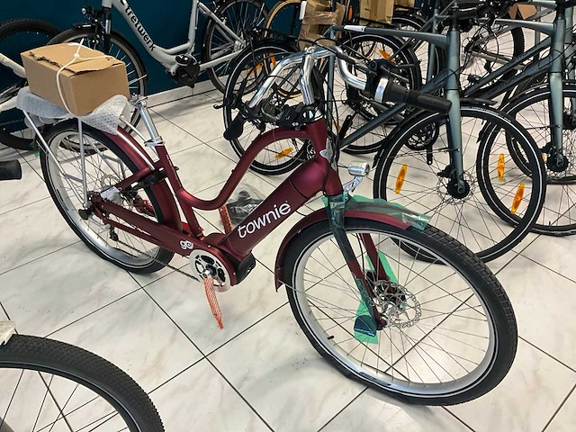 Townie electra flat foot tech. elektrische fiets - afbeelding 1 van  8
