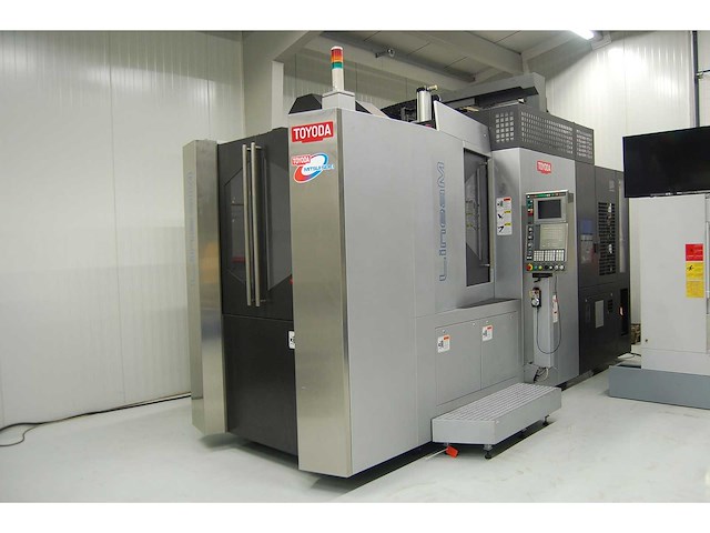 Toyoda - 2004 - lineam iii - horizontaal cnc-bewerkingscentrum - afbeelding 9 van  18