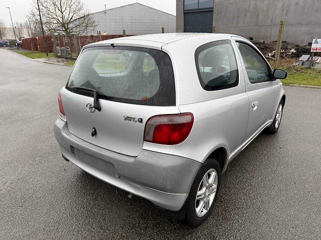 Toyota - 1999 - yaris - personenauto - afbeelding 2 van  21