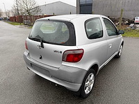 Toyota - 1999 - yaris - personenauto - afbeelding 2 van  21