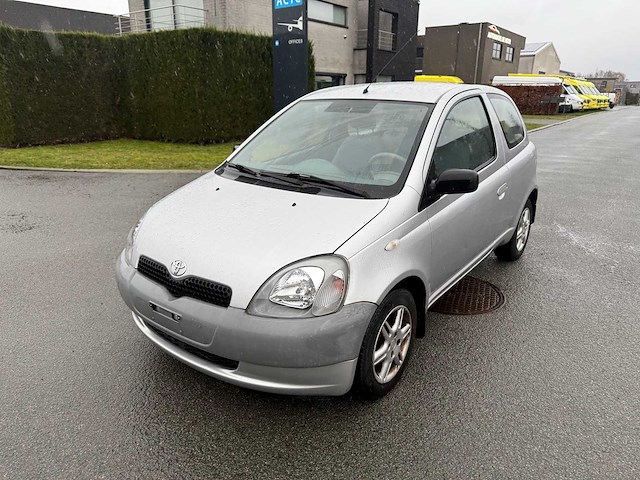 Toyota - 1999 - yaris - personenauto - afbeelding 15 van  21