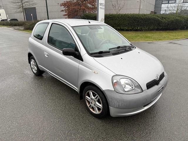 Toyota - 1999 - yaris - personenauto - afbeelding 18 van  21
