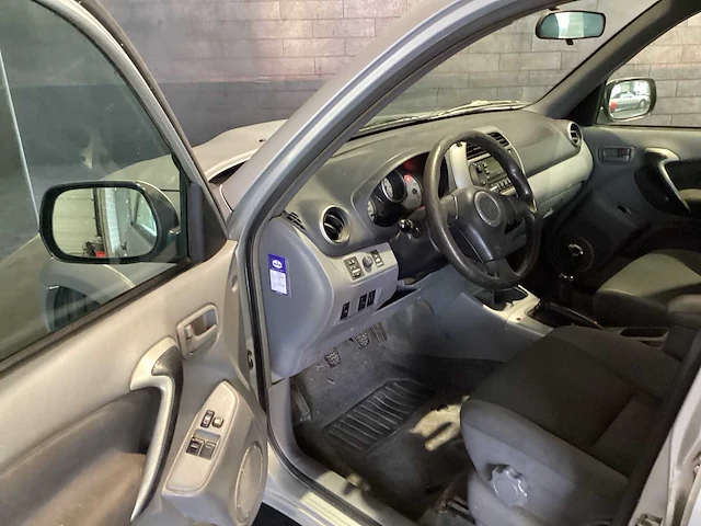 Toyota - 2002 - rav - 4 - personenauto - afbeelding 28 van  28
