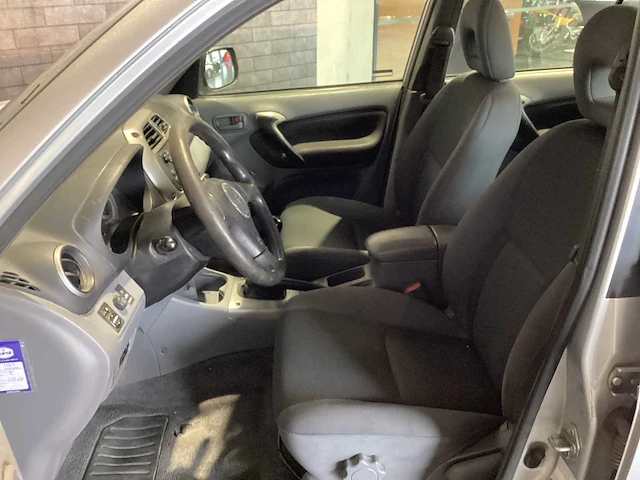 Toyota - 2002 - rav - 4 - personenauto - afbeelding 2 van  28