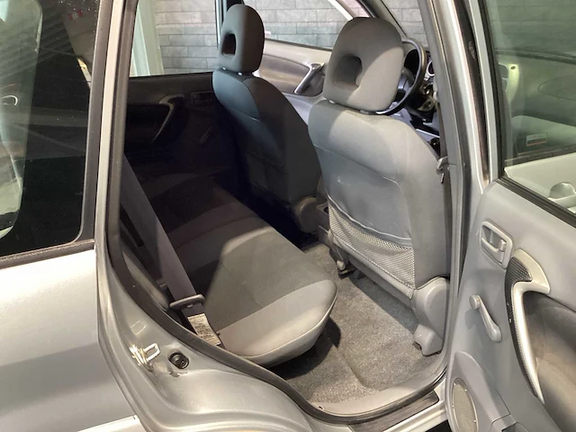 Toyota - 2002 - rav - 4 - personenauto - afbeelding 8 van  28