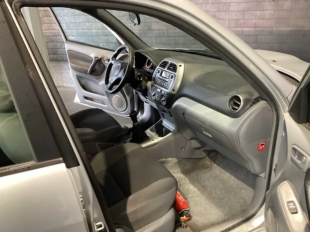 Toyota - 2002 - rav - 4 - personenauto - afbeelding 9 van  28