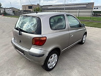 Toyota - 2004 - yaris - personenauto - afbeelding 2 van  18