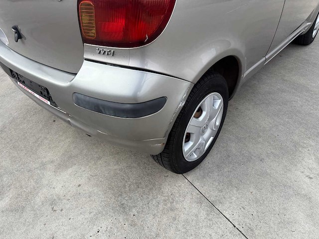 Toyota - 2004 - yaris - personenauto - afbeelding 3 van  18