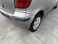 Toyota - 2004 - yaris - personenauto - afbeelding 3 van  18