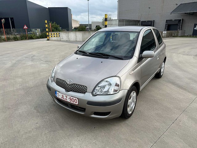 Toyota - 2004 - yaris - personenauto - afbeelding 13 van  18