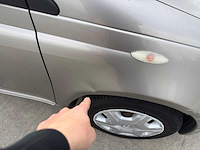 Toyota - 2004 - yaris - personenauto - afbeelding 18 van  18