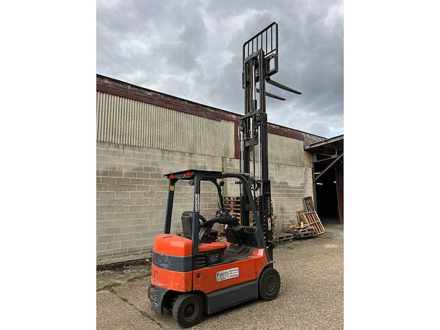 Toyota - 2006 - 7fbmf25 - vorkheftruck - afbeelding 2 van  15