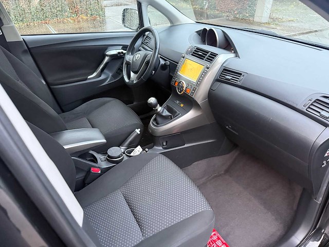 Toyota - 2009 - verso - personenauto - afbeelding 18 van  36