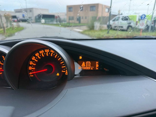 Toyota - 2009 - verso - personenauto - afbeelding 22 van  36