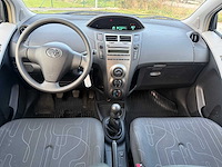 Toyota - 2011 - yaris - personenauto - afbeelding 14 van  23