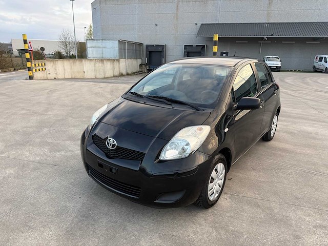Toyota - 2011 - yaris - personenauto - afbeelding 18 van  23