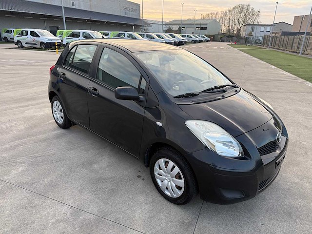 Toyota - 2011 - yaris - personenauto - afbeelding 21 van  23