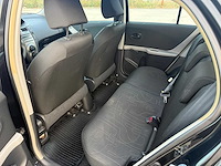 Toyota - 2011 - yaris - personenauto - afbeelding 6 van  17