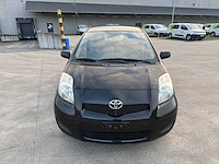 Toyota - 2011 - yaris - personenauto - afbeelding 15 van  17