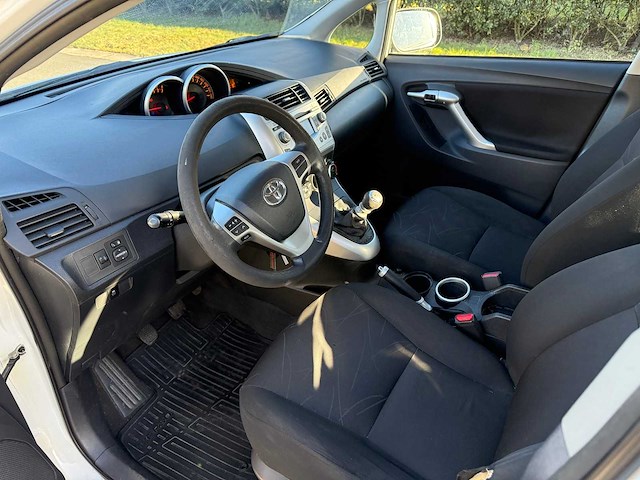 Toyota - 2012 - verso - benzine - personenauto - afbeelding 17 van  30