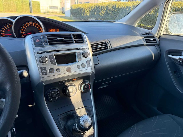 Toyota - 2012 - verso - benzine - personenauto - afbeelding 24 van  30