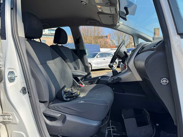Toyota - 2015 - verso - verso - personenauto - afbeelding 4 van  12