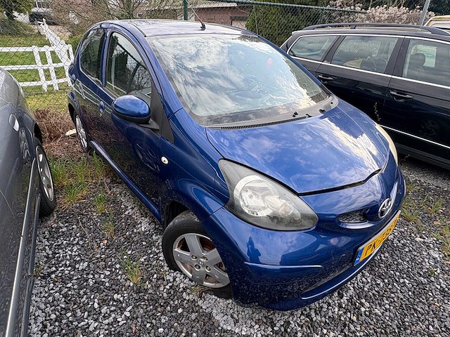 Toyota - aygo - 1.0-12v - car - 2007 - afbeelding 1 van  13