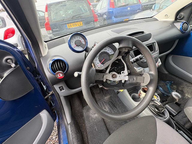 Toyota - aygo - 1.0-12v - car - 2007 - afbeelding 11 van  13