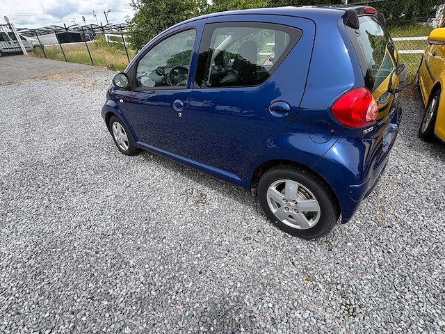 Toyota - aygo - car - afbeelding 3 van  6