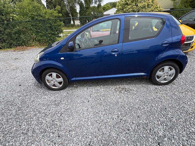 Toyota - aygo - car - afbeelding 2 van  4