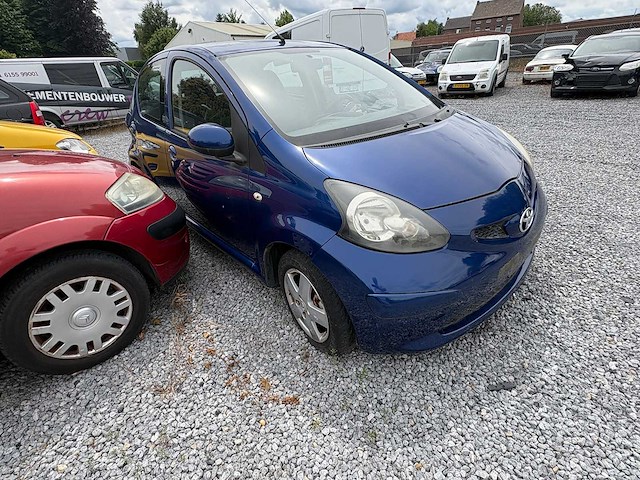 Toyota - aygo - car - afbeelding 10 van  12