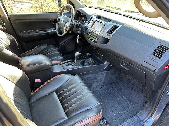 Toyota - hilux - d4-d amazonia - afbeelding 8 van  38