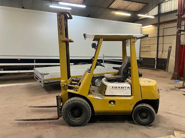 Toyota 02-2fd25 vorkheftruck - afbeelding 2 van  3