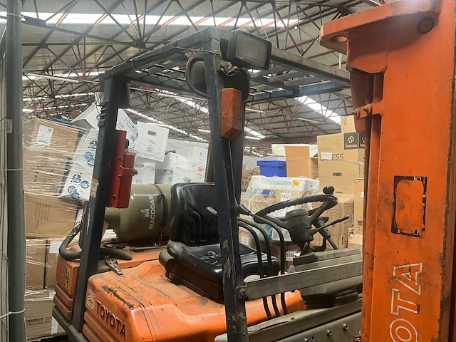 Toyota 25 thermische heftruck - afbeelding 9 van  11