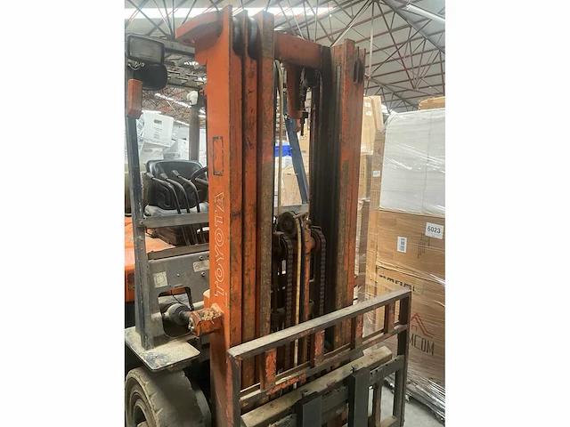 Toyota 25 thermische heftruck - afbeelding 10 van  11