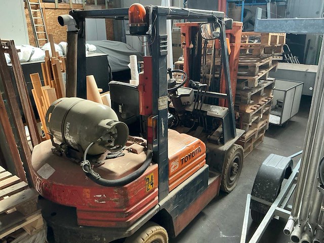 Toyota 25 thermische heftruck - afbeelding 4 van  11