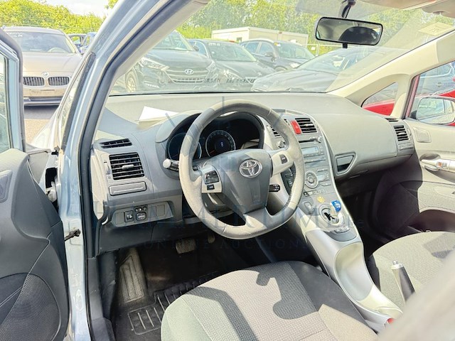 Toyota auris hev 1 8i hsd premium cvt 99 at, 2011 - afbeelding 32 van  33