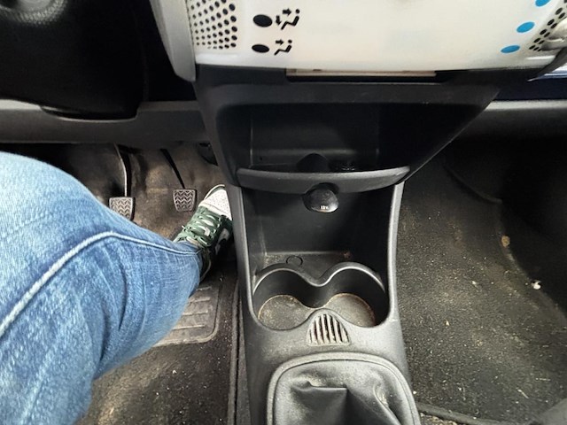 Toyota aygo 1.0i active, 2014 - afbeelding 4 van  25